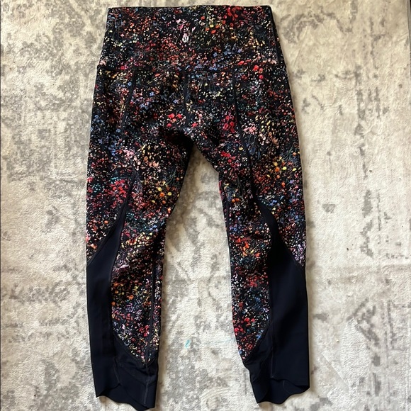 Lululemon Wunder Under Crop II (Special Edition) *Scallop 24" size 8 - Picture 2 of 11